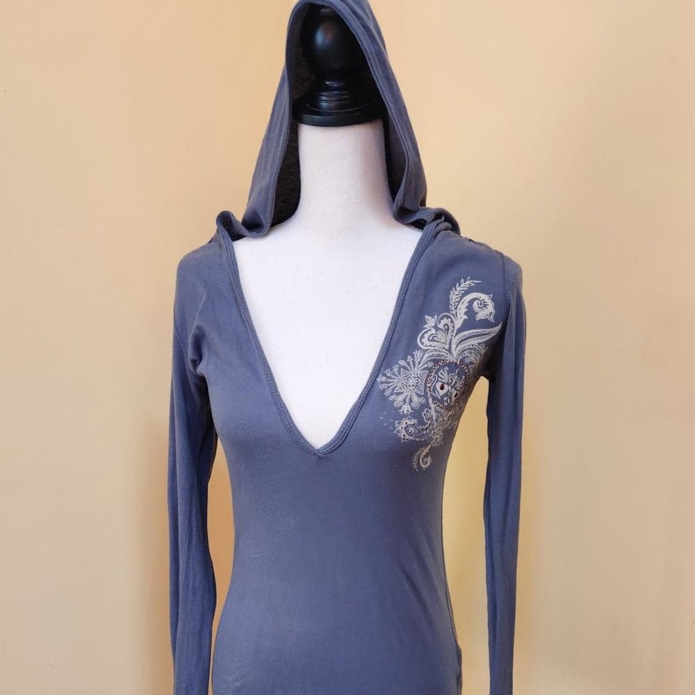 Romeo & Juliet beaded 'skull' art design top/hoodie~